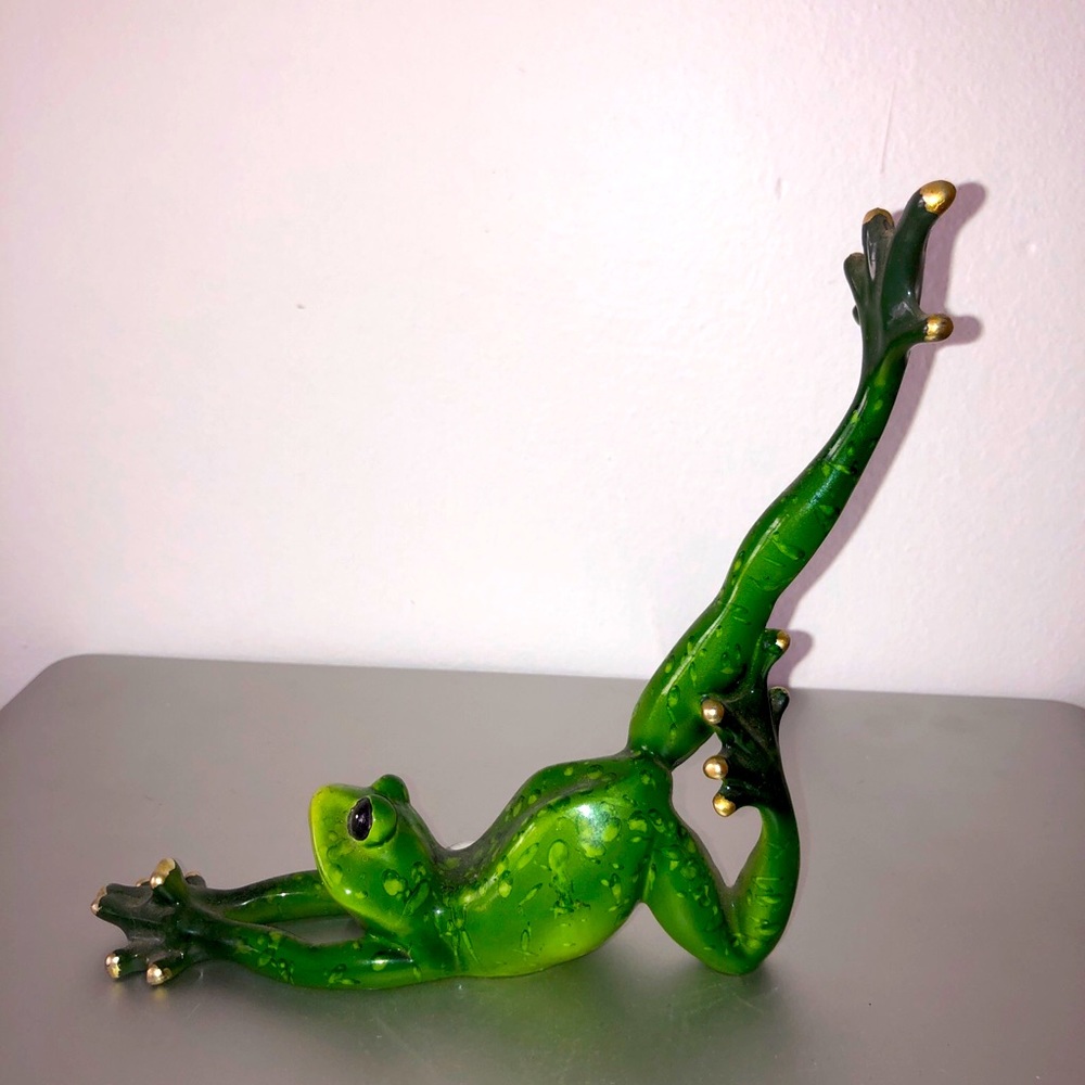 VINTAGE Frog decorative figurine
